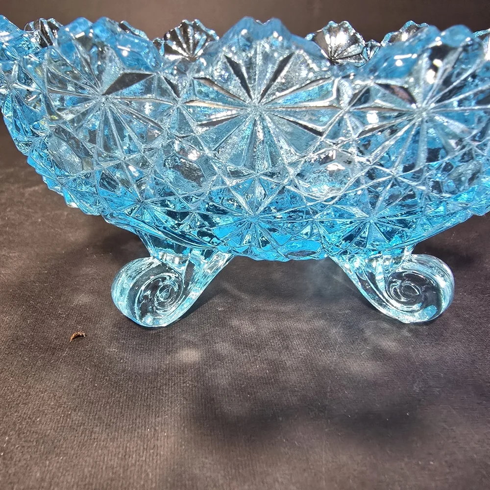 Vintage LG Wright Blue Daisy And Button Footed Trinket Candy 5.5